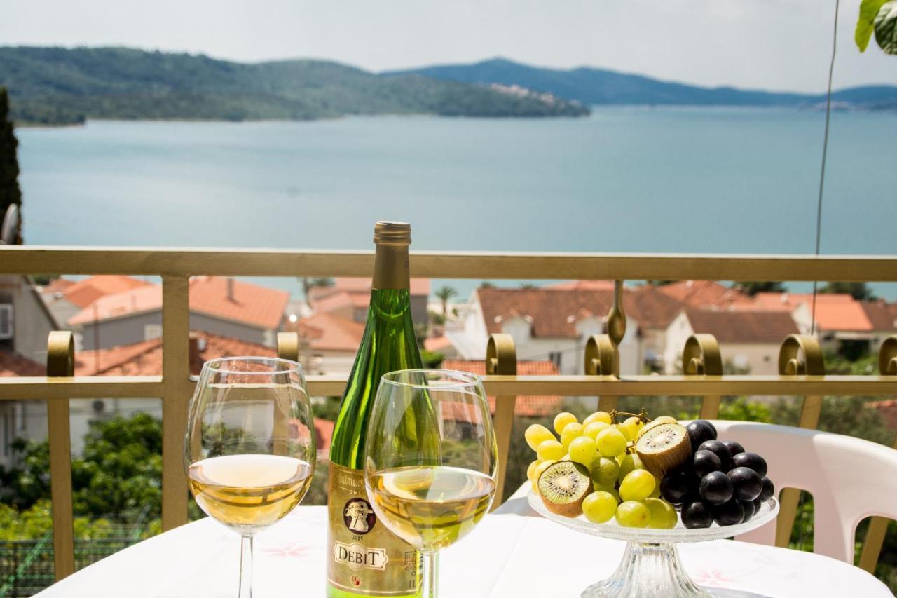 Apartmani Mila A1 & A2 & 3 Trogir Exterior photo