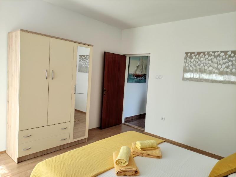 Apartmani Mila A1 & A2 & 3 Trogir Exterior photo